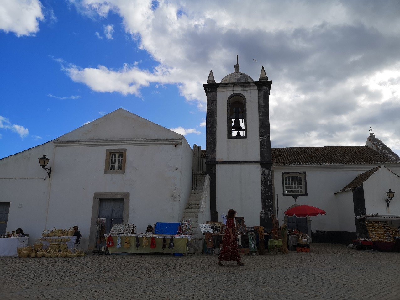village scene Casela Velha