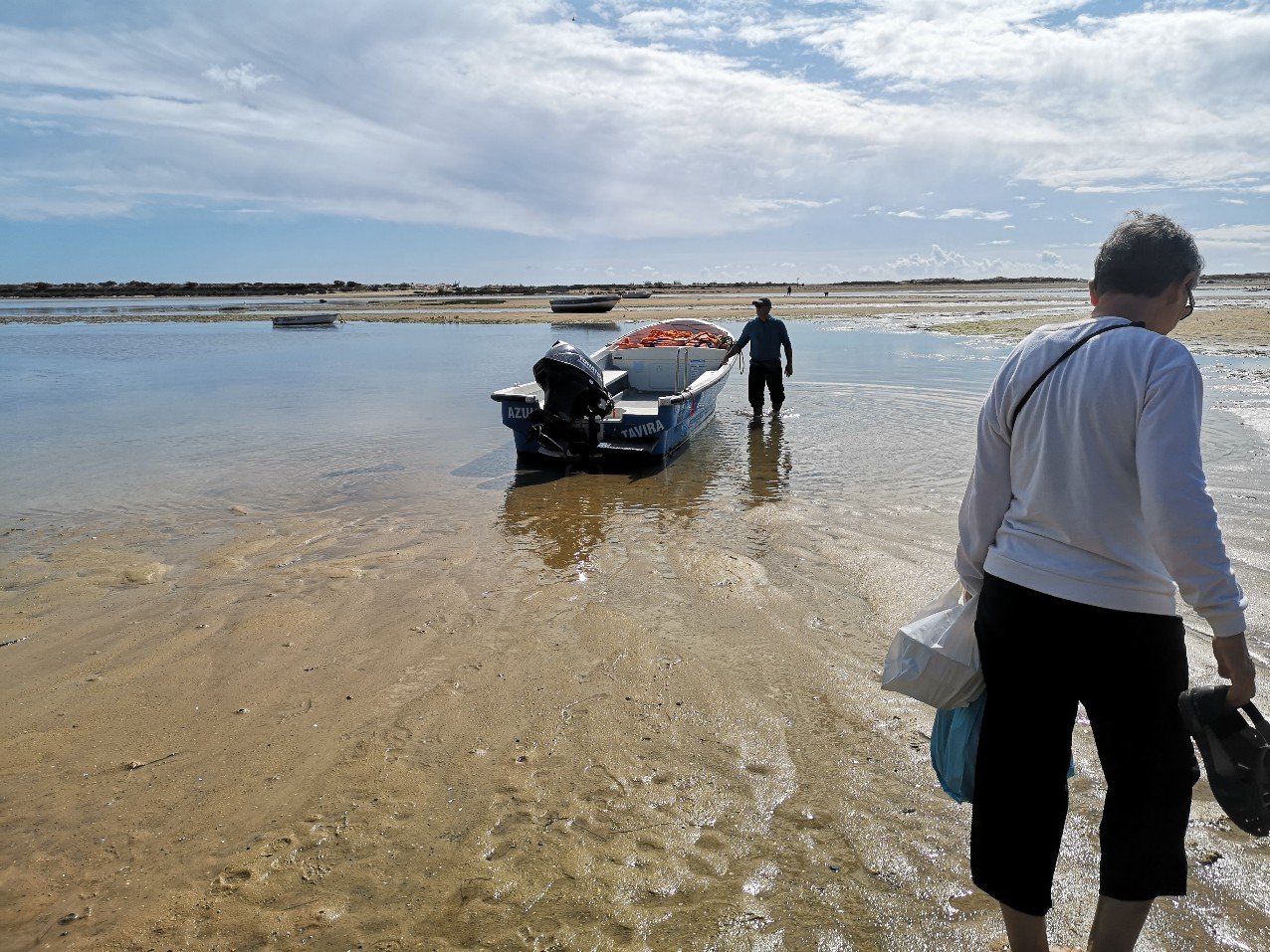 boat to Casela Velha beach