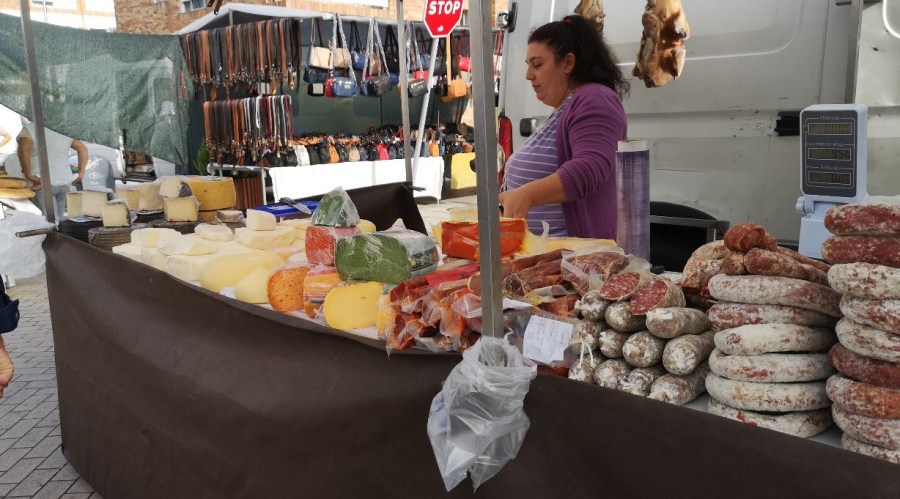 city outdoor market stalls produce