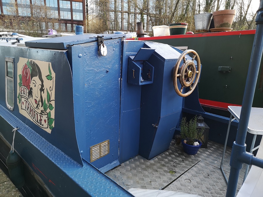 Hot Tamale, canal boat and wheel